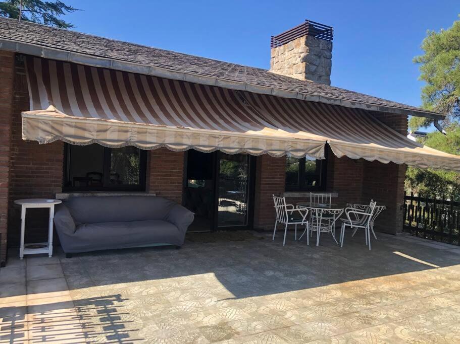 Villa Rana, Con Amplio Jardin, Barbacoa Y Piscina Valdemorillo Kültér fotó